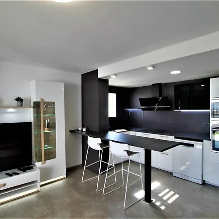 Holiday House And Spa Lanzarote Σπίτι διακοπών *
